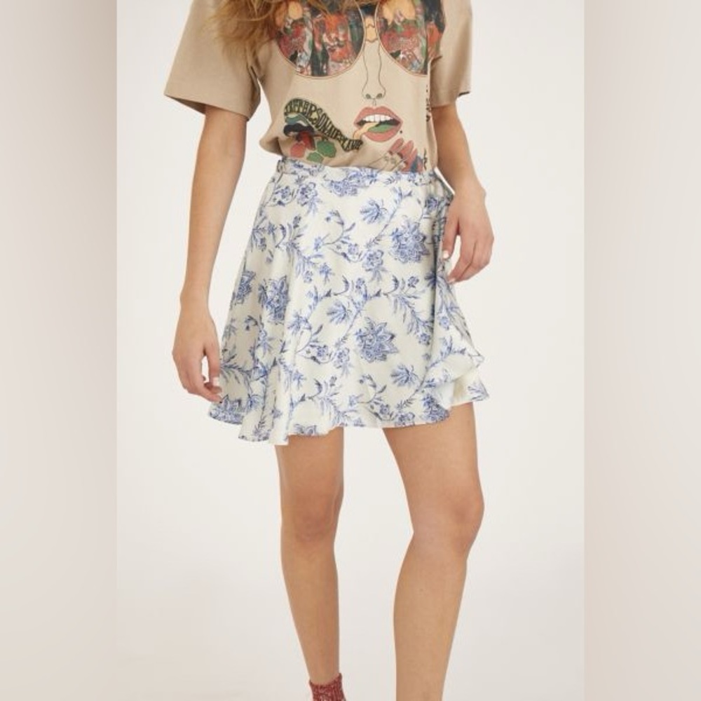 UO Wendy Satin Mini Skirt